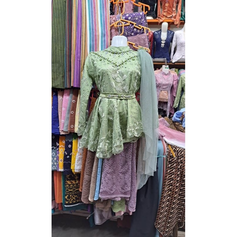 kebaya wisuda modern tile mutiara 1 slayer warna hijau sage