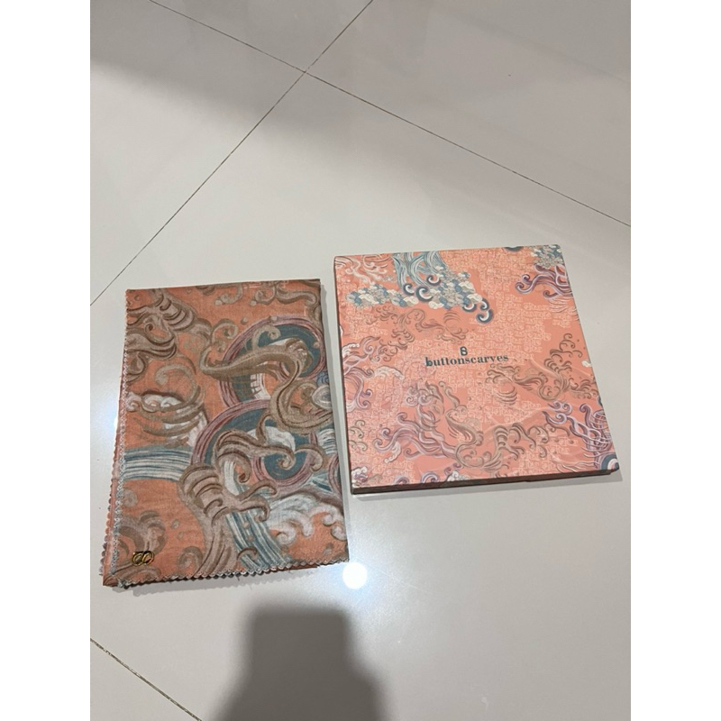 (PRELOVED) BUTTONSCARVES The Wave Voal Square “Sunset”