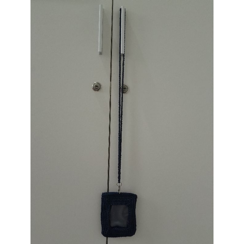 

souvenir gantungan id card rajut