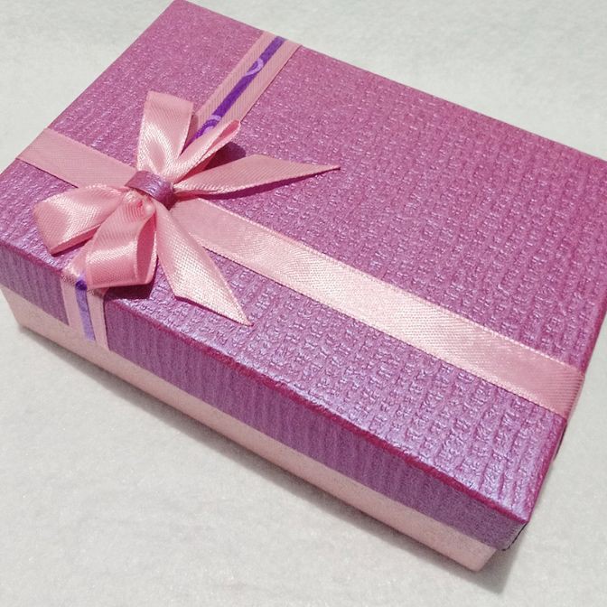 

Flash Sale Kotak kadoGift Box Fancy Paper Classic Polos uk25x2x7 cm plus pita