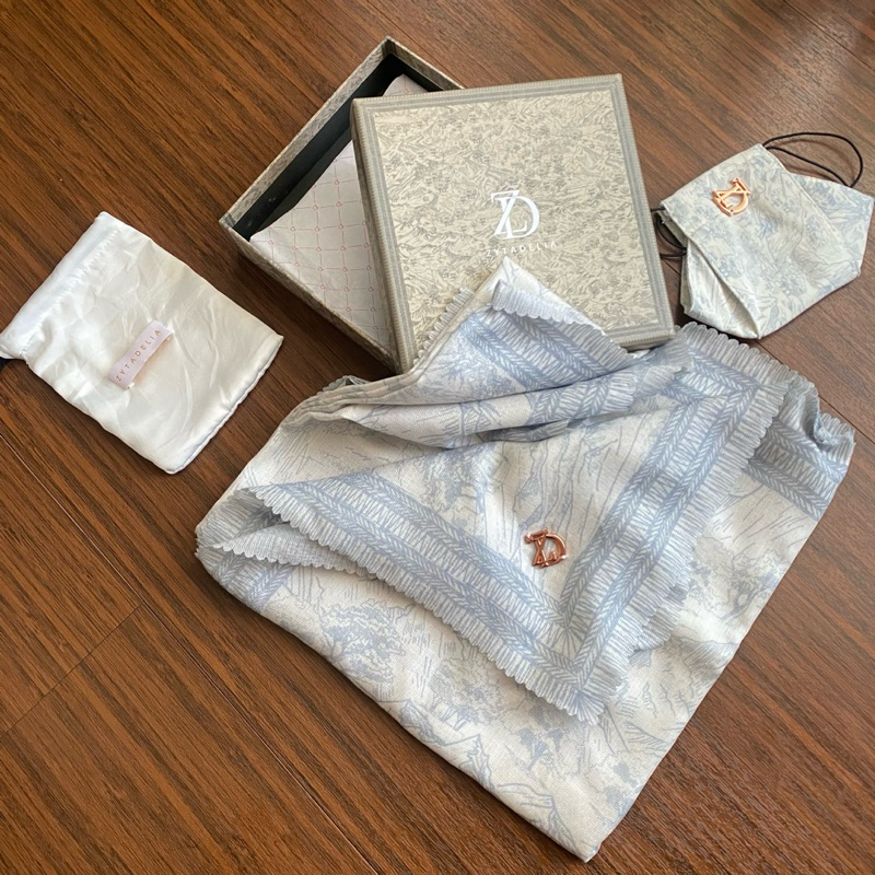 Preloved ZytaDelia Scarf