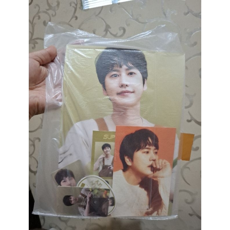Super Junior SG Season's Greeting 2024 - Kyuhyun set