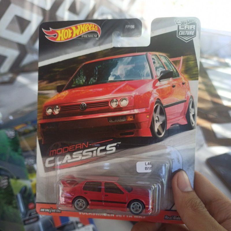 Hotwheels Premium Volkswagen Jetta MK3 Merah Car Culture