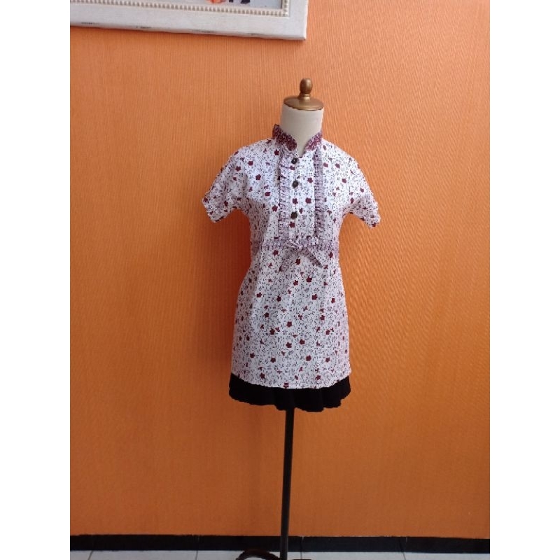 atasan wanita putih motif batik coklat M cewek blouse berkerah kerja kuliah