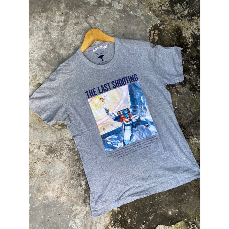 Kaos UNIQLO UT x Mobile Suit Gundam
