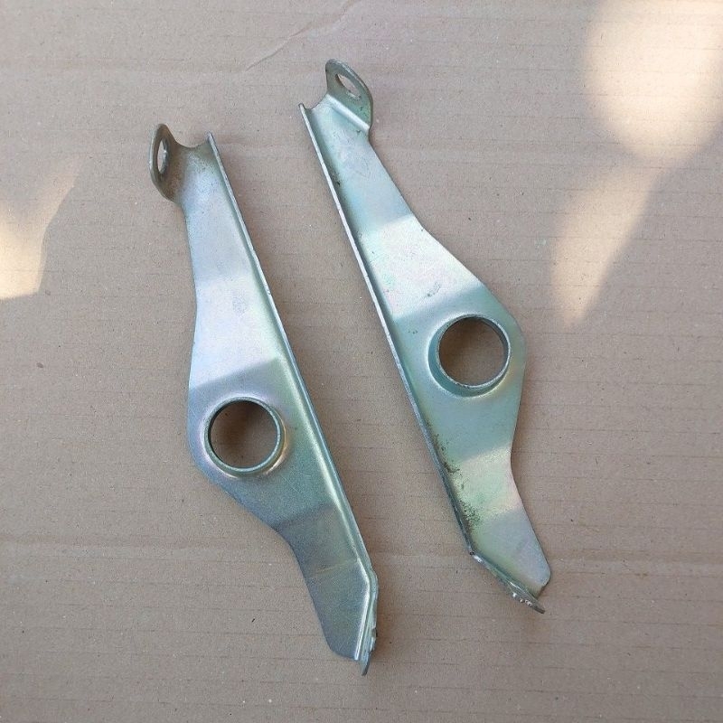 plate plat head light unit besi plat lampu depan kupingan lampu depan set kanan/kiri HONDA SCOOPY ES