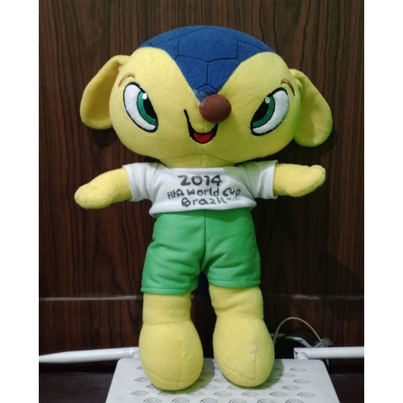 Boneka Maskot FIFA Fuleco 2014 Brazil