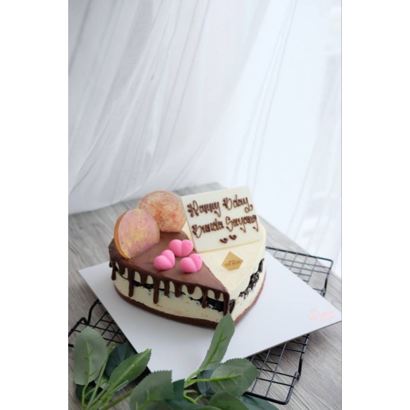 

Oliver Cake Love Shape