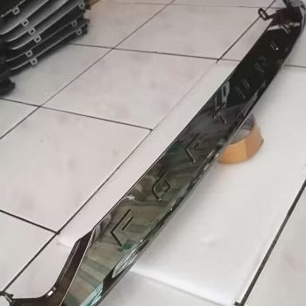 Trunklid Bagasi Fortuner GR Facelift 2021 2023 Original Balck Chrome