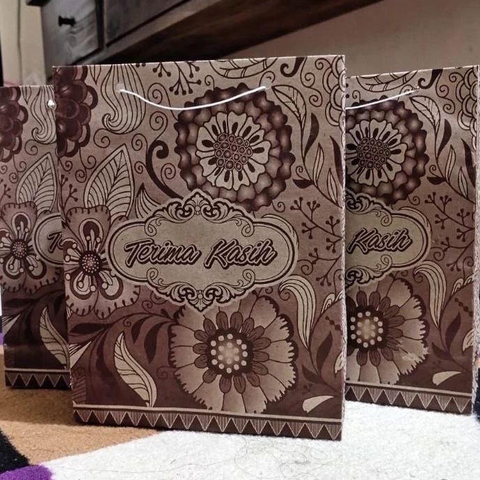 

Unggul 1 pcs paperbag batik sovenir pernikahan tali besar ukuran sedang 21x17x6