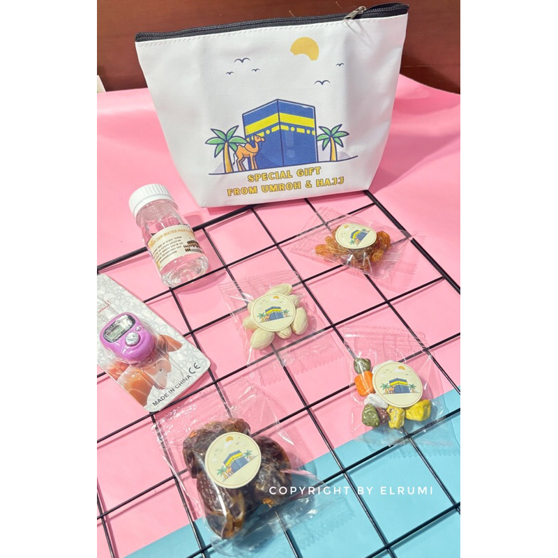 

Paket Oleh Oleh Haji Souvenir Pouch Haji Hampers Baitullah Bingkisan Kurma Dompet Makkah Kacang Frustuck Tasbih Digital