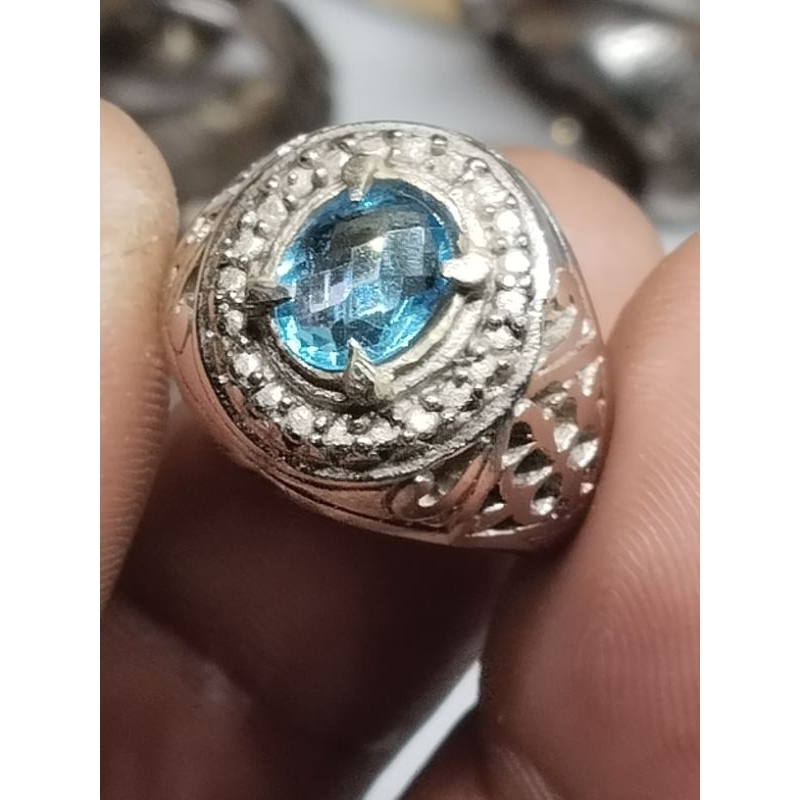 natural Swiss blue topaz