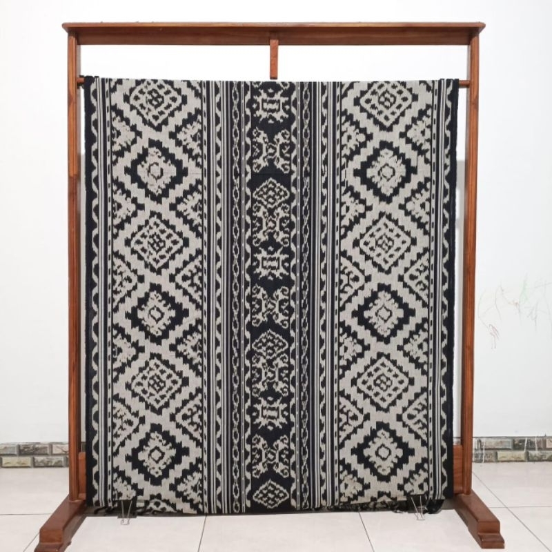 Kain Blangket Artomoro Ethnic
