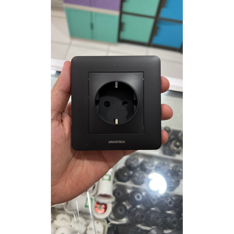 Stop kontak Architech Infinity A63 Hitam