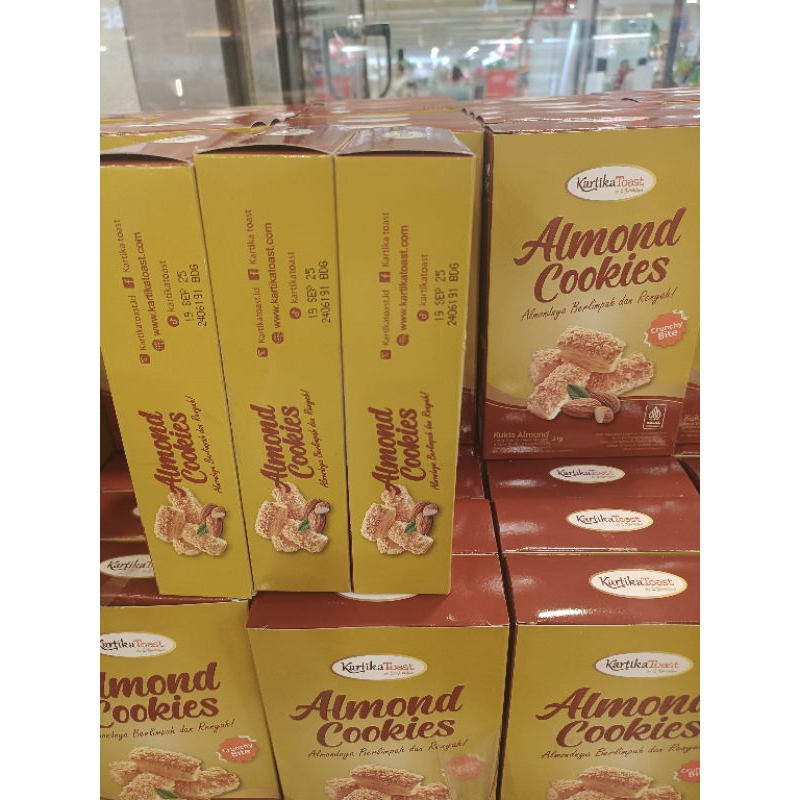 

Bundling 3 BOX Kartika Sari Almond Cookies