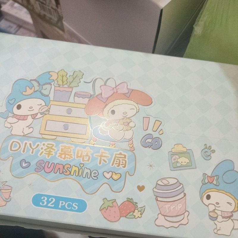 

1 box sticker kipas sanrio isi 32