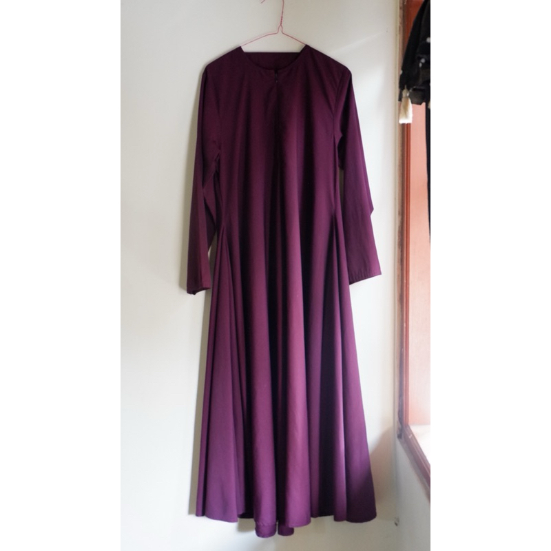 Abaya Malikah Signature Purple size M preloved no defect like new