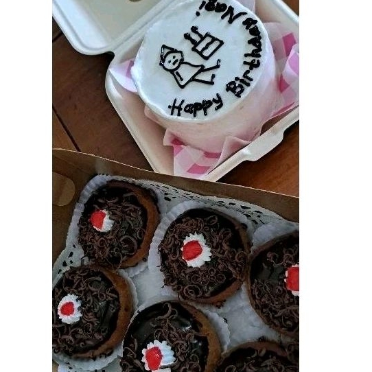 

(Palembang) Paket ultah (bento cake+donat blackforest)