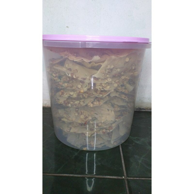 

rempeyek kacang tanah/kacang hijau/udang rebon