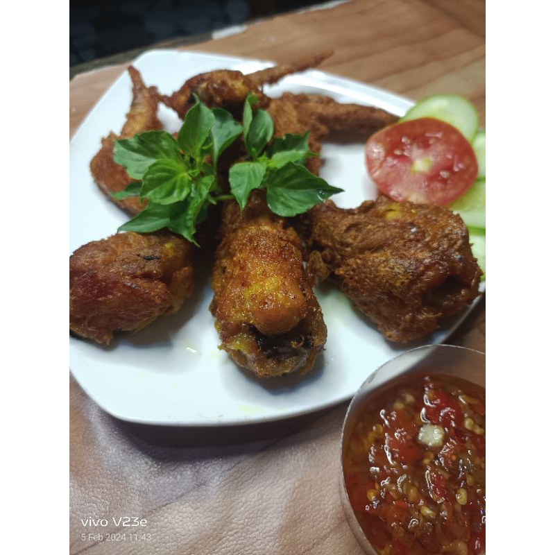 

Ayam goreng sereh Virall sambel matah sambel sirip