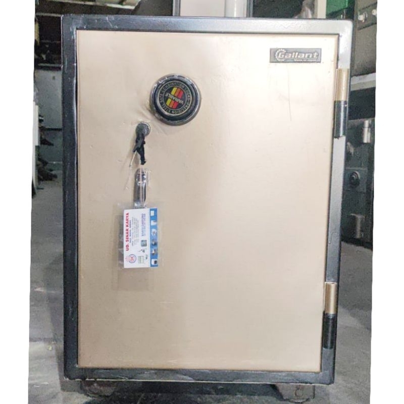 Brankas tahan api merk Gallant lemari brankas T.67cm kode paten kondisi second