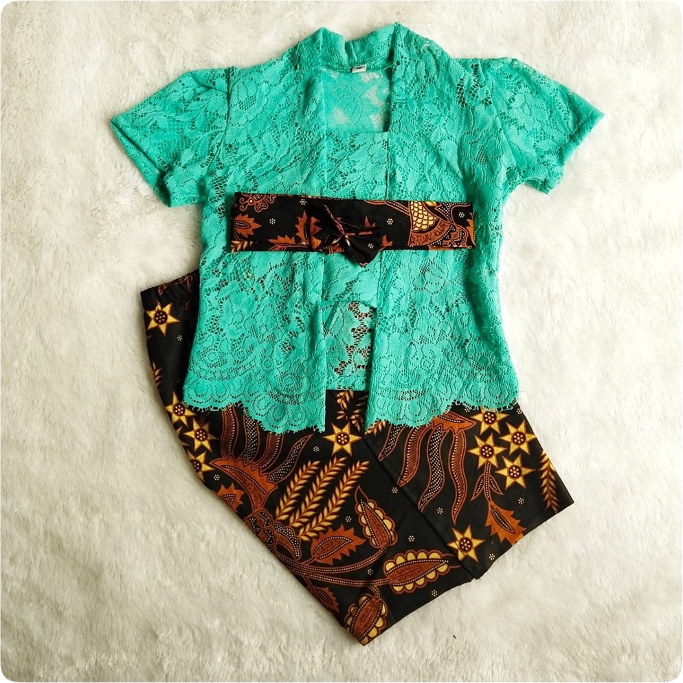 KODE I86O REAL PICT Kebaya Anak Tanggung Kebaya anak SD Bali