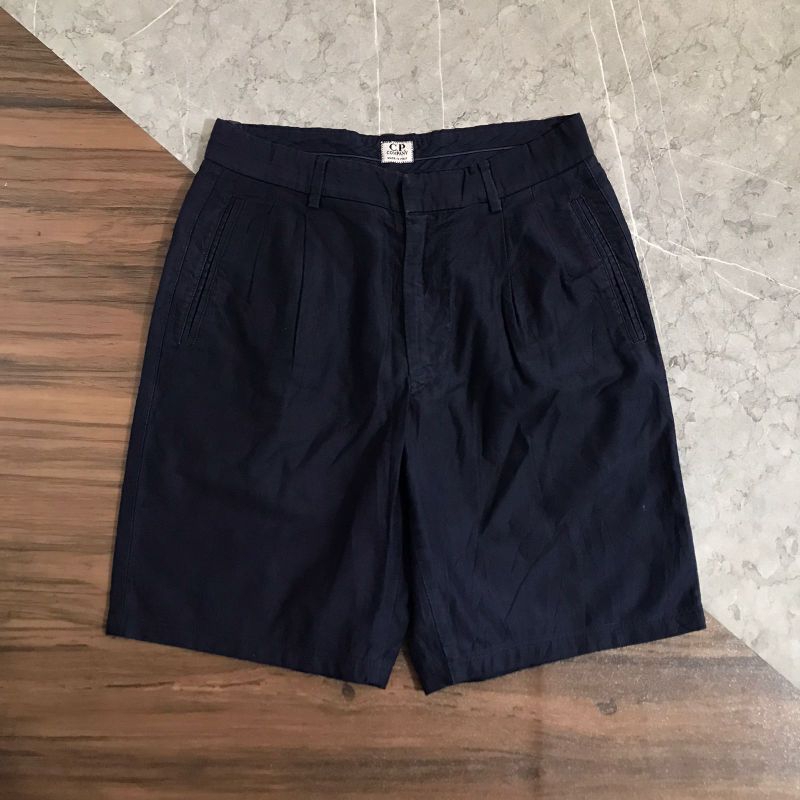 CP.COMPANY short Pants size 30 second bekas preloved