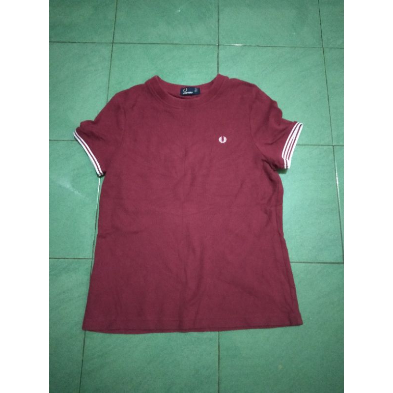 kaos Fred Perry strip putih