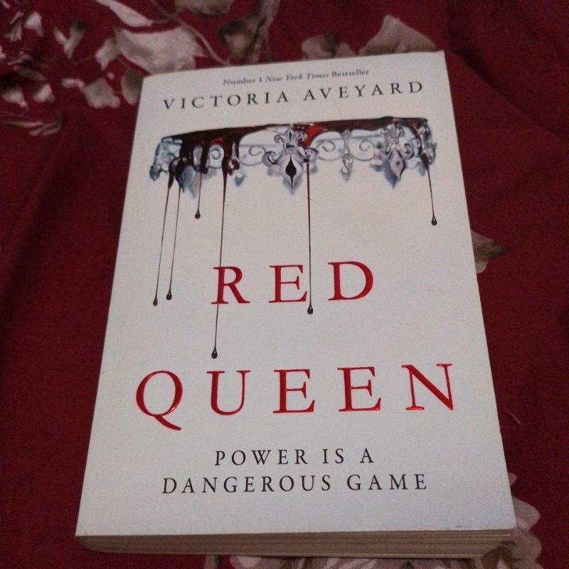 Preloved Novel Red Queen Victoria Aveyard ori