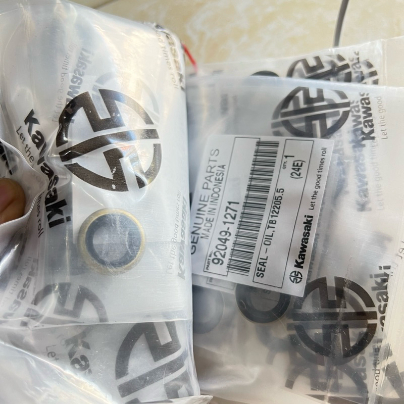 Seal sil stut kopling ninja R RR SS original KGP 92049-1271