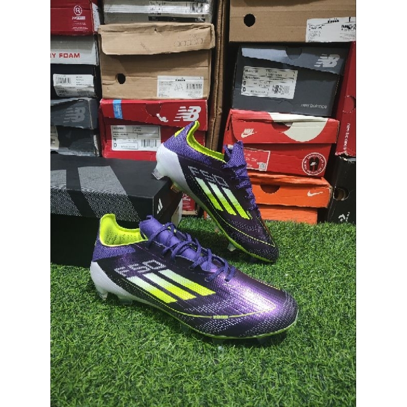 sepatu bola F50