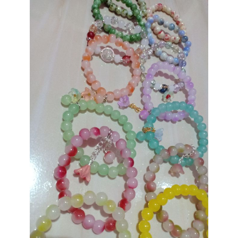 Gelang giok manik kaca