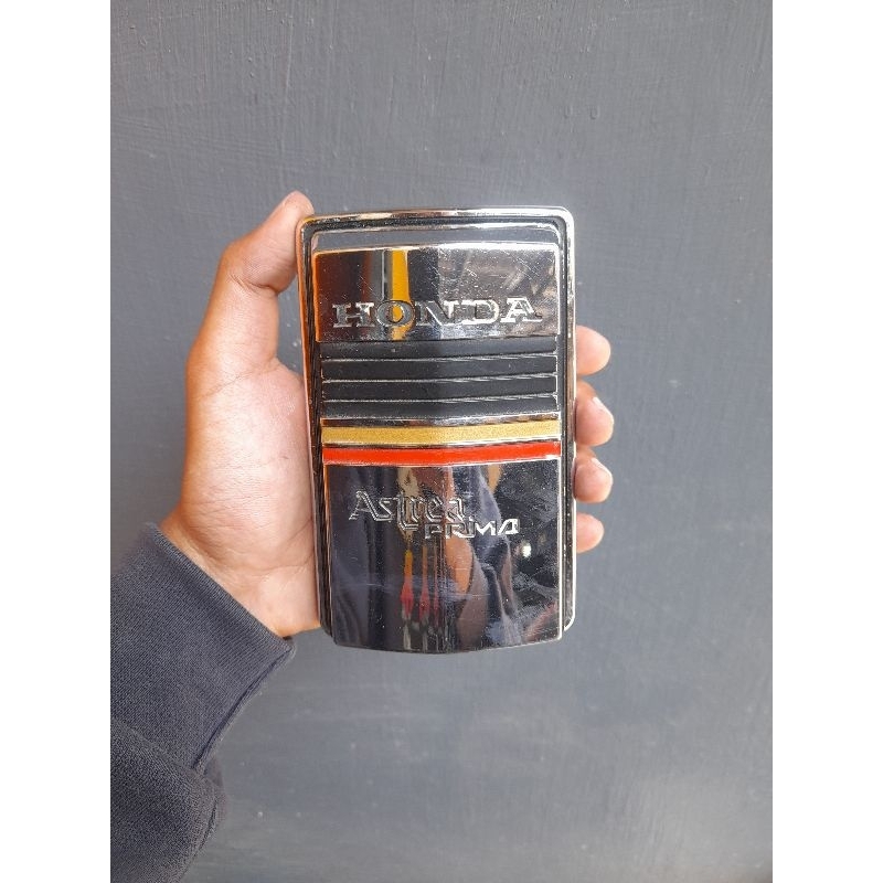 emblem logo panel dada depan Honda Astrea Prima original