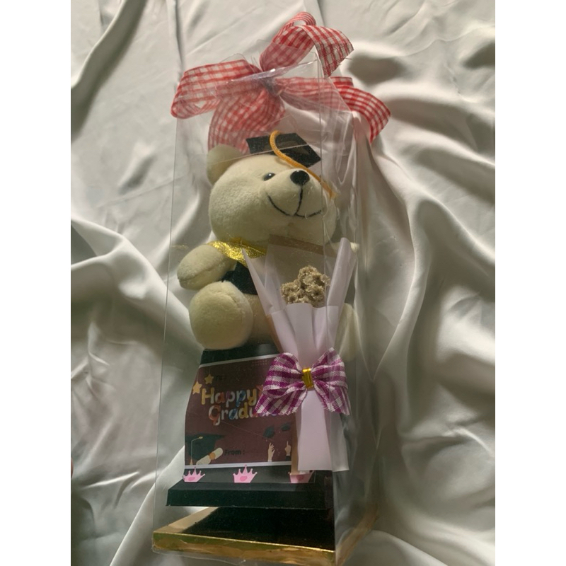 HADIAH WISUDA HAMPERS GRADUATION BONEKA BUNGA KOTAK