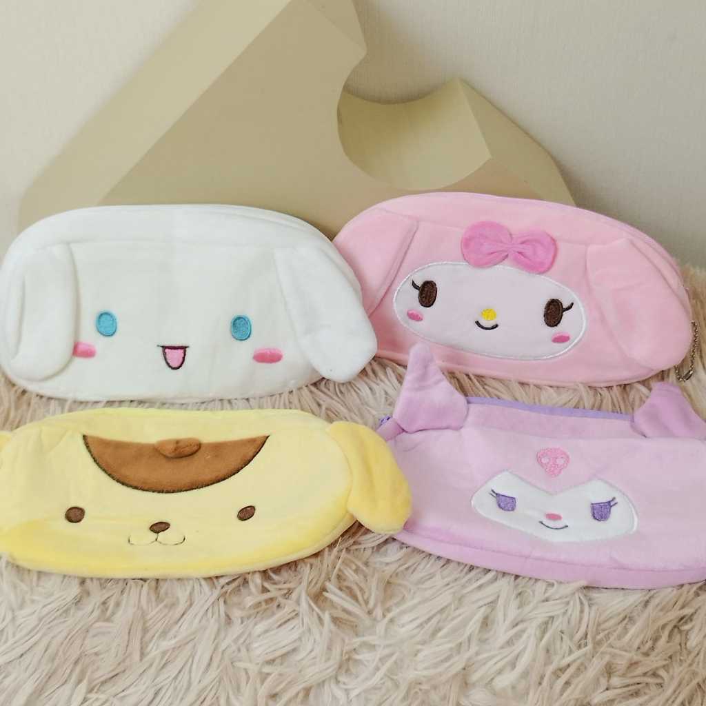 

Tempat Pensil / Kotak Pensil Kain Sanrio Kuping Plushie Boneka Lucu Alat Tulis Kantor ATK Karakter Animasi Sanrio Cinnamoroll Pompompurin My Melody Kuromi Hadiah Souvenir Anak Dewasa