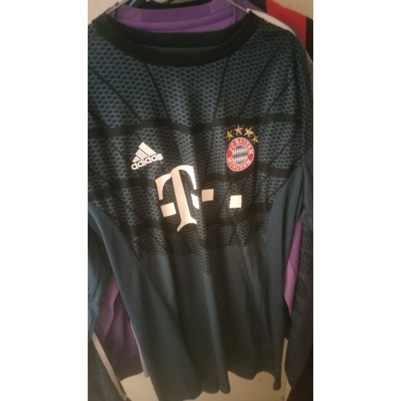 Jersey Arsenal Away dan Bayern Munich Goalkepper Long Sleeve