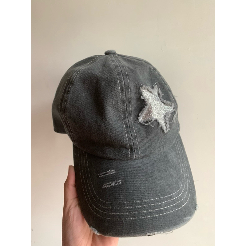 TOPI Y2K BASEBALL CAP BINTANG MASI BARU BISA NEGO