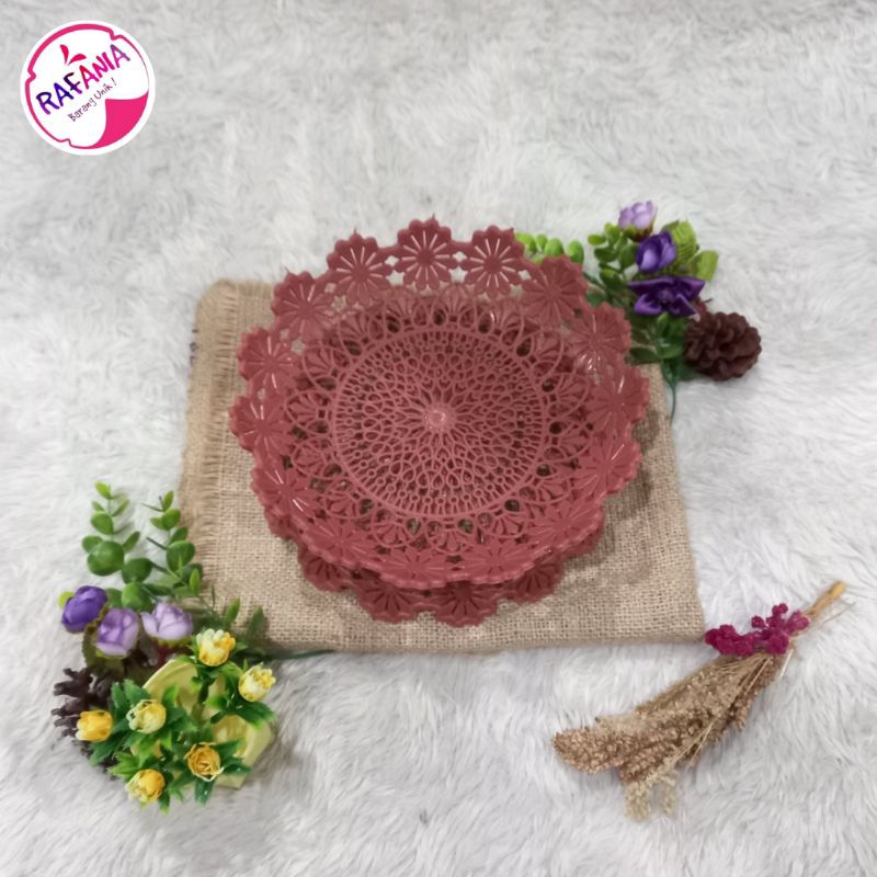 PIRING ROTAN PLASTIK COKLAT KECIL