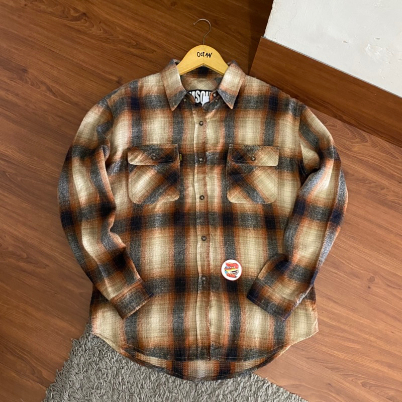 Kemeja Flannel Veterano MSCHF