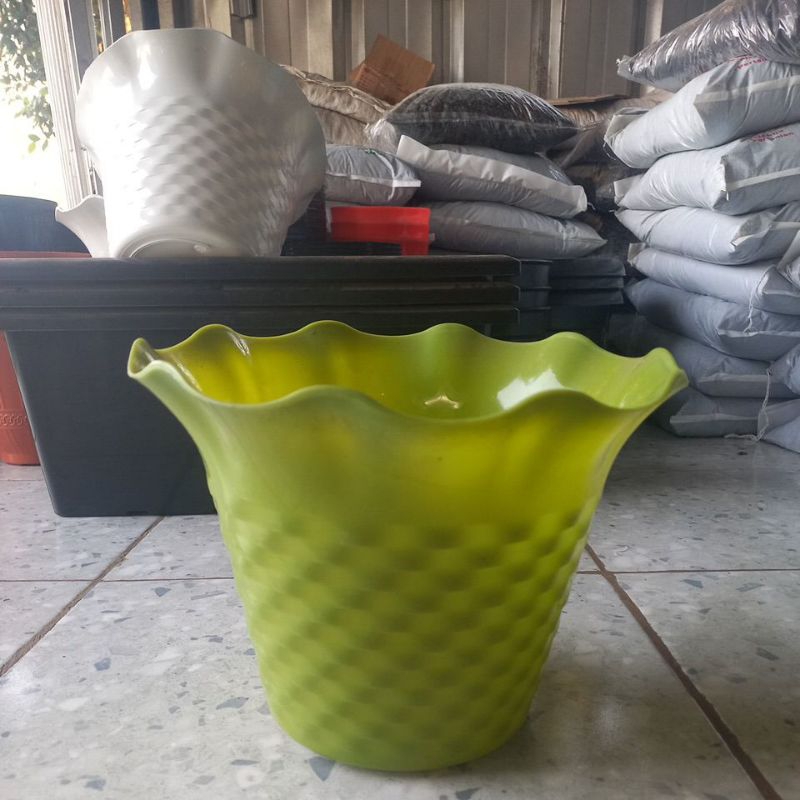 POT KRISTAL UKURAN 25 WARNA HIJAU