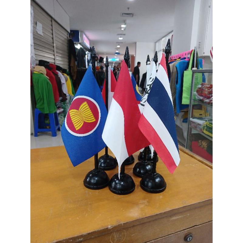 

bendera negara meja tiang kayu