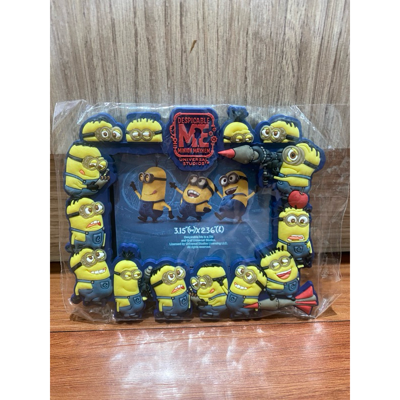 ORIGINAL USS MAGNET minion KULKAS FRAME PIGURA MINIONS UNIVERSAL STUDIO SINGAPORE
