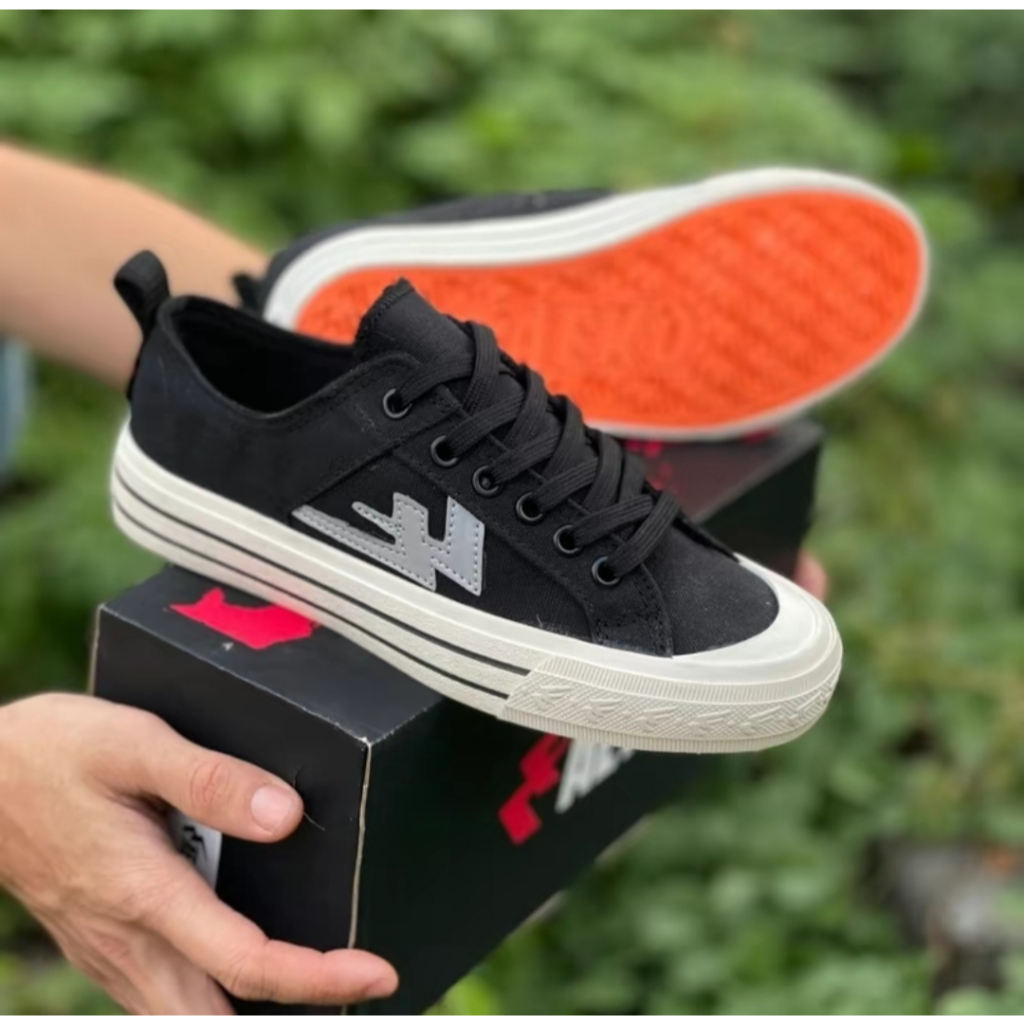 Sepatu Sneakers Aeko New Two Years Clasik Reflektif Original Produk Lokal Indonesia