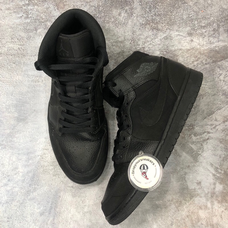 AIR JORDAN 1 Mid Triple Black 2018 *rare