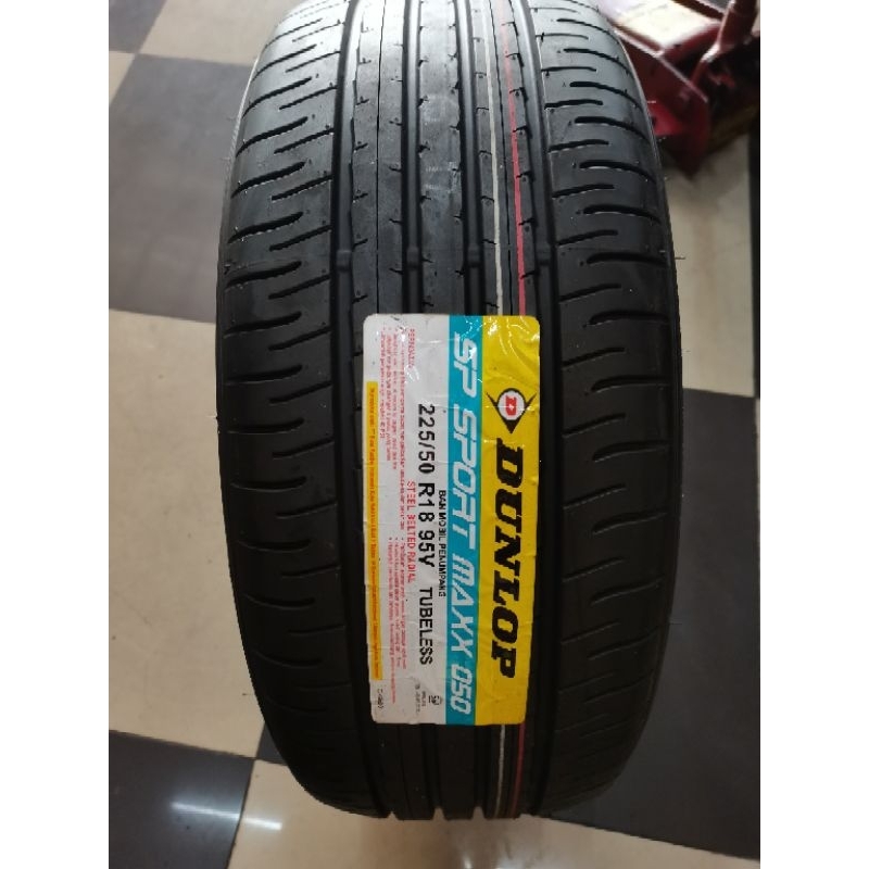 Ban Dunlop 225/50 R18 SPMAXX050