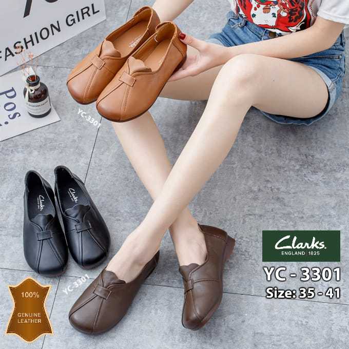 Sepatu Clarks YC3301 Slip On Leather / sepatu wanita kulit asli