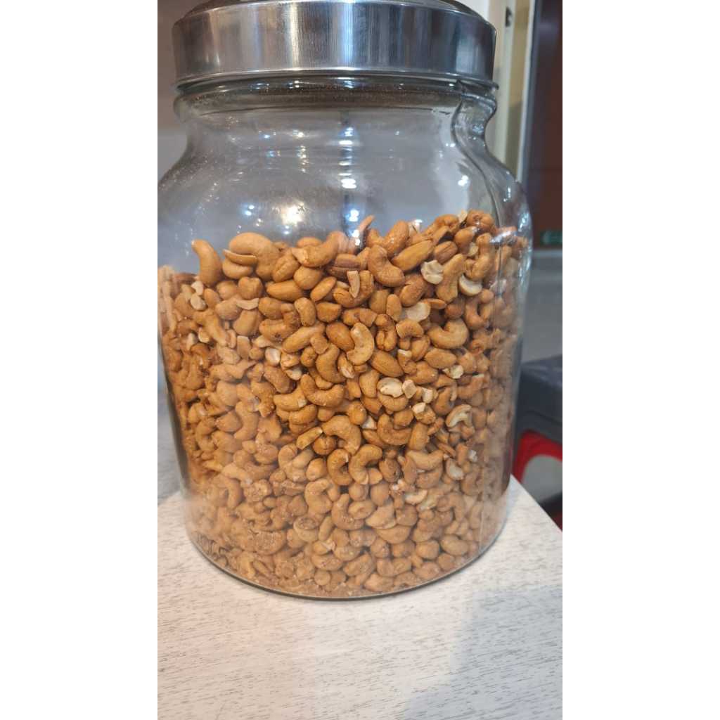 

Kacang Mede Oven // Kacang Mede Crispy Premium (Free Ongkir Jabodetabek min 1Kg)
