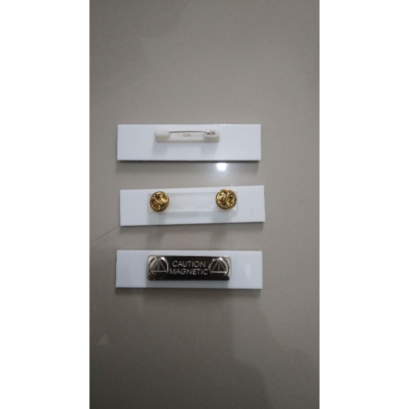 

nametag nama Dada magnet peniti tusuk