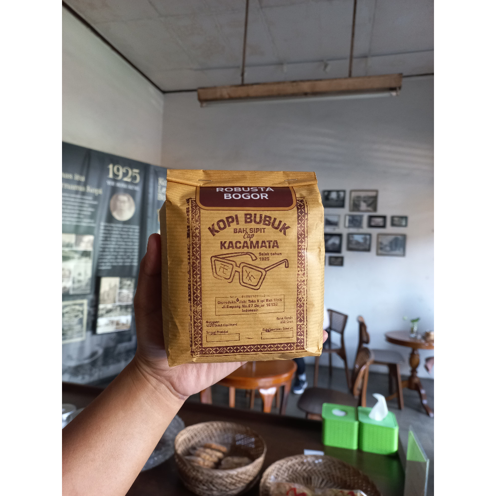 

Kopi Bah Sipit Cap Kacamata ROBUSTA BOGOR 250 Gram