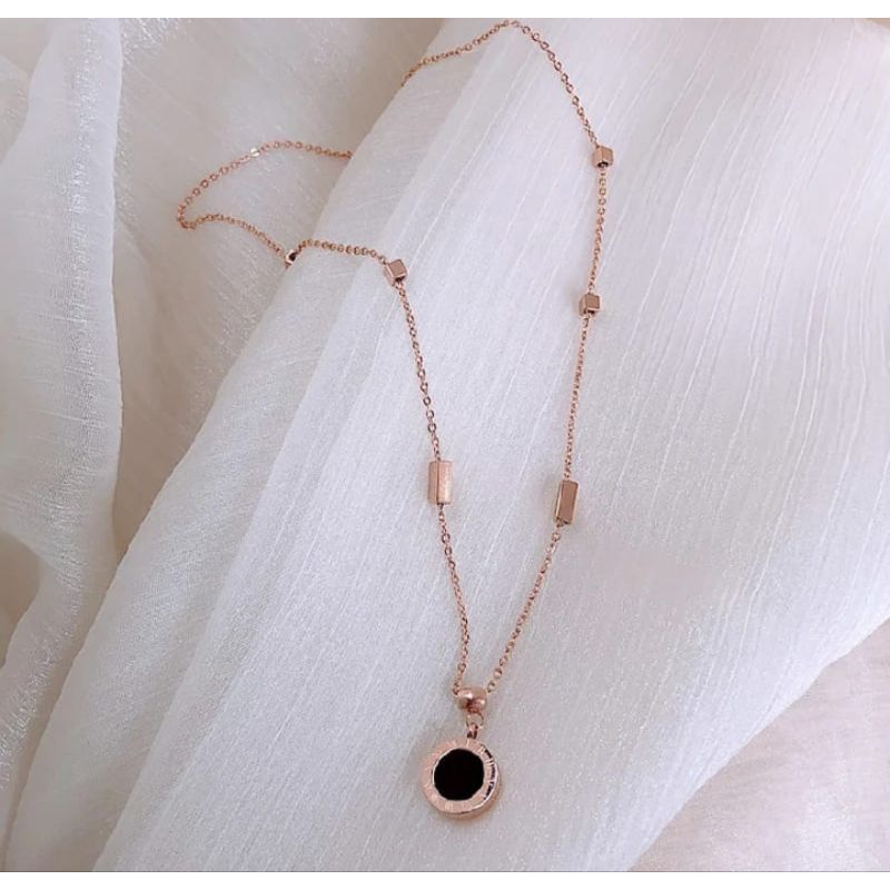 Kalung Rantai Liontin Angka Romawi